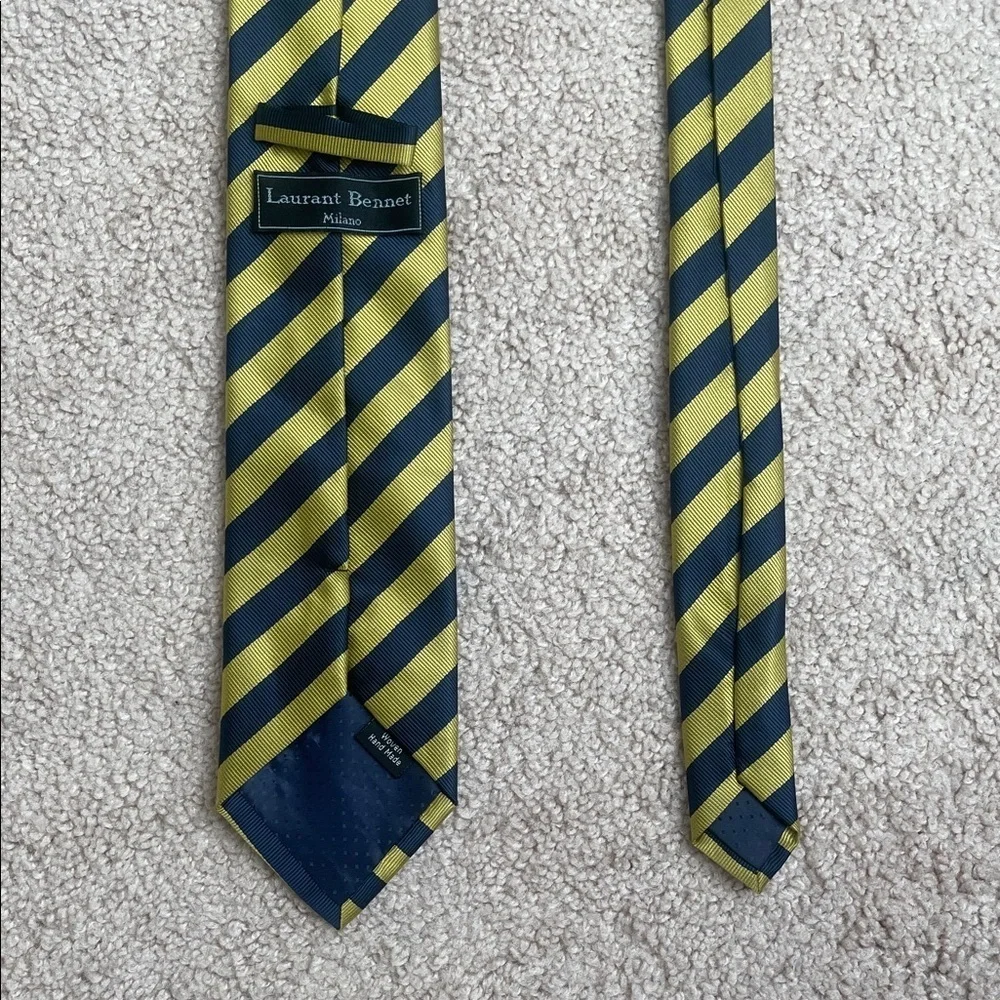 Laurant Bennett Striped Tie in Navy and Gold